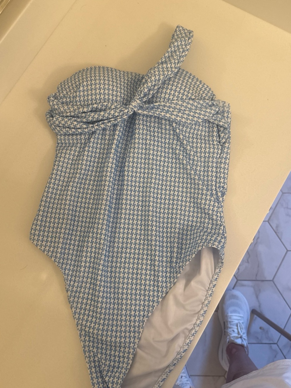 Cupshe Light Blue and White Houndstooth One-Shoulder Swimsuit